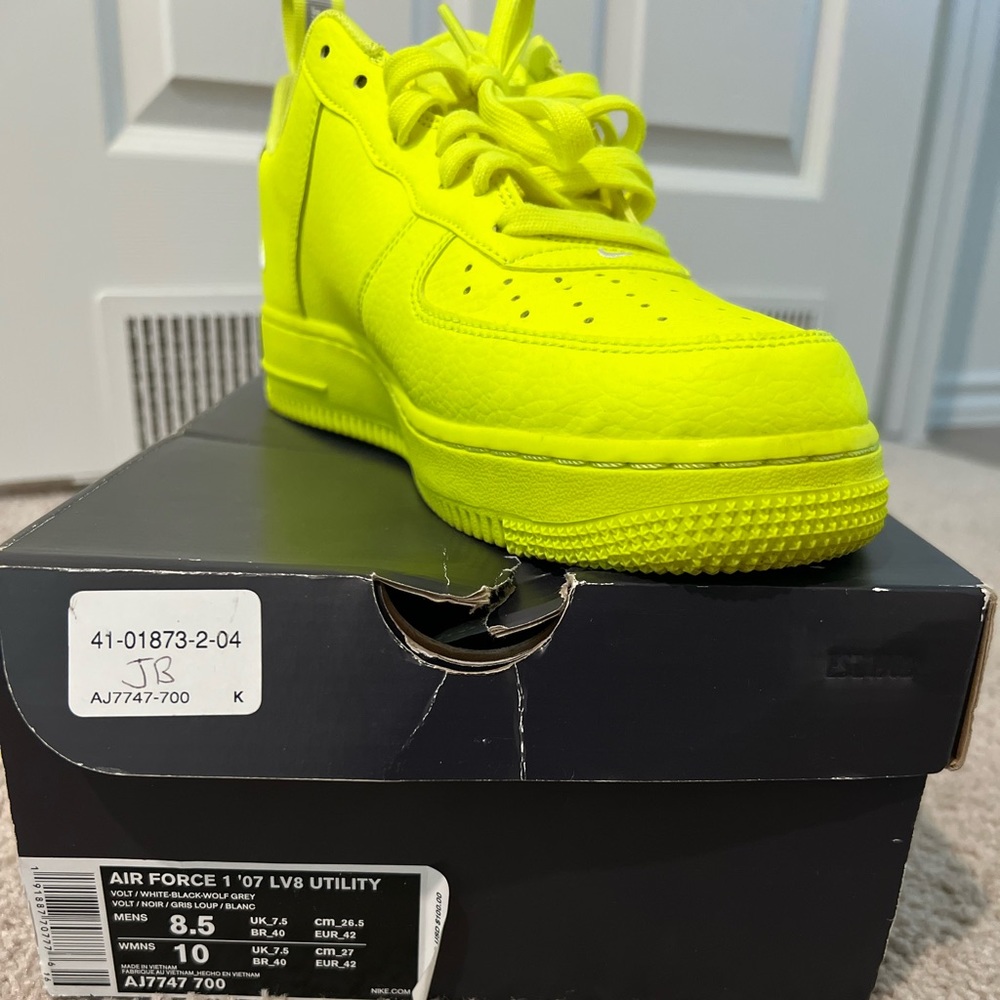 Nike Air Force 1 Utility Volt 2 Size 8.5 $500